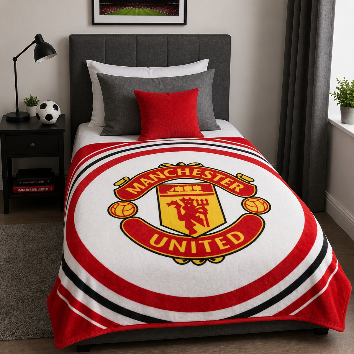 Man United Pulse Fleece Throw 125 x 150cm