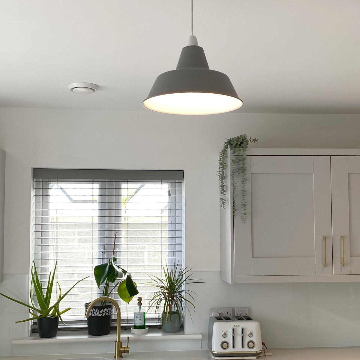 Swift Grey Pendant