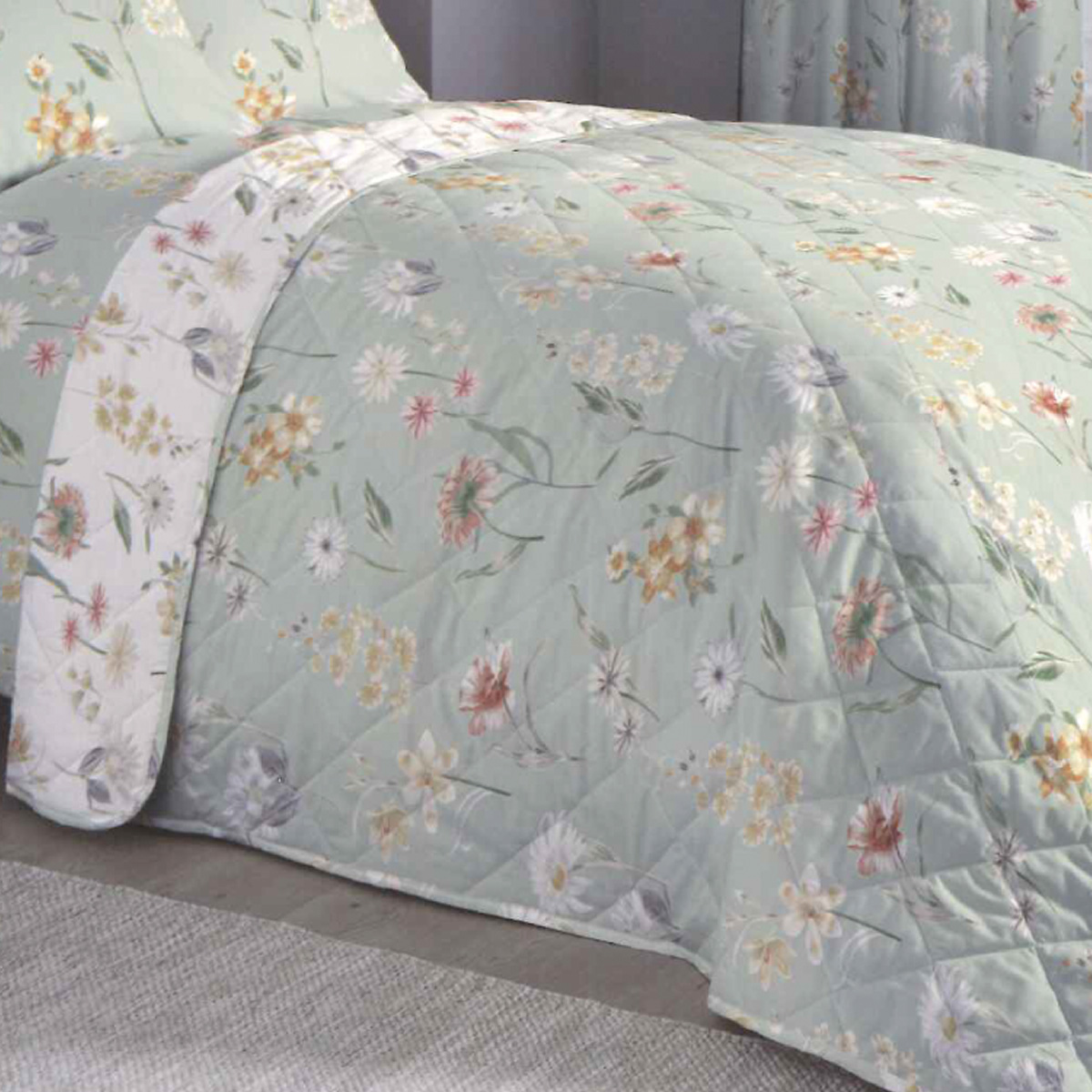 Verity Green Bedspread 230x195cm